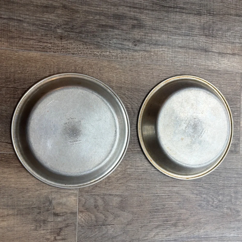 Vintage Wear-Ever Aluminum Pie Pans Set of 2 No 283 1/2 Silver 9 In. Made in USA